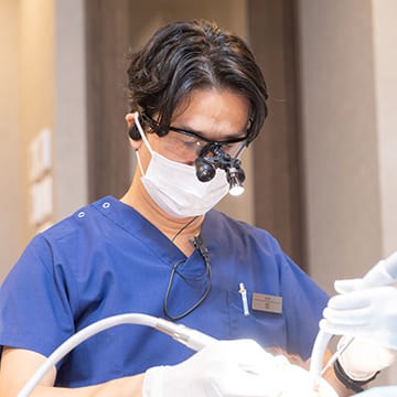 逗子海岸歯科の治療風景